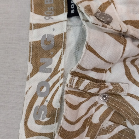 Women's Jeans - Picture 9 of 11